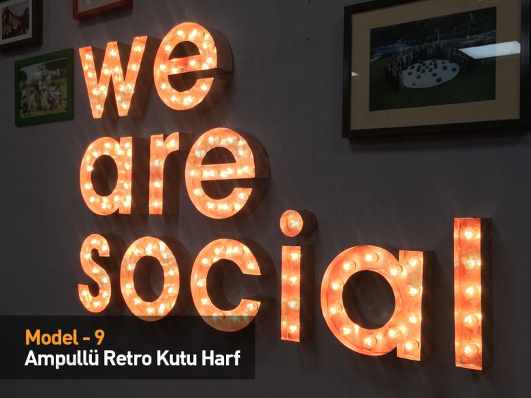 Ampullü retro kutu harf
